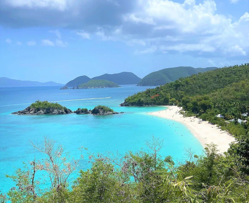 Trunk Bay turquoise water and white sand crescent